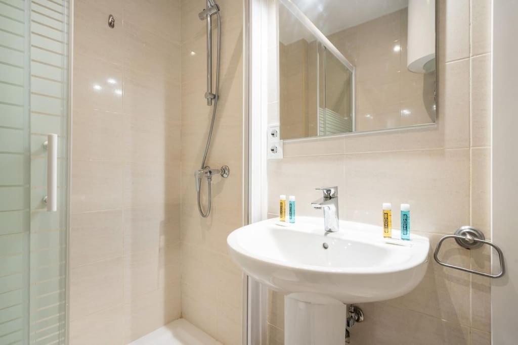 Studio Located In Puerta De Alcala - 2 马德里 外观 照片